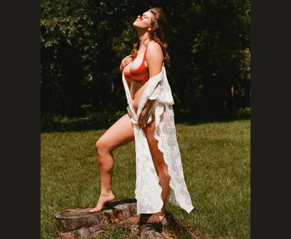 Το Playboy σπάει το κατεστημένο και φωτογραφίζει για πρώτη φορά το plus-size μοντέλο Molly Constable