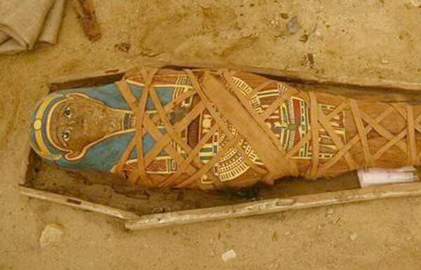 Αίγυπτος: Ρώσοι αρχαιολόγοι ανακάλυψαν μια καλοδιατηρημένη μούμια της ελληνορωμαϊκής περιόδου