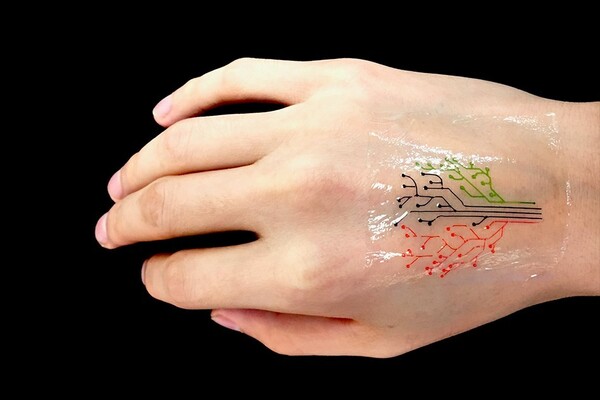 Ερευνητές του ΜΙΤ δημιούργησαν το πρώτο ζωντανό τατουάζ - ΒΙΝΤΕΟ