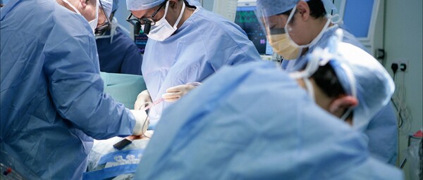 Παγκοσμίως πρώτη ολική λαρυγγεκτομή σε ασθενή με έναν πνεύμονα στο Ιατρικό Διαβαλκανικό