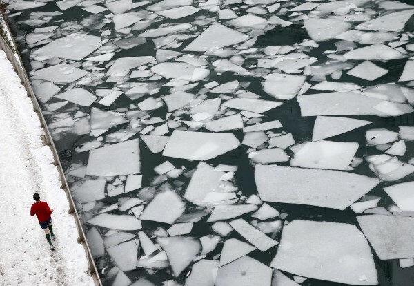 Πέθανε στον παγωμένο ποταμό του Σικάγο για να σώσει το κινητό του