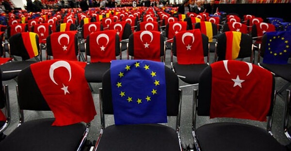 Η Άγκυρα κατηγορεί τη Βερολίνο για «αυστριοποίηση» στη γραμμή για την ένταξη της Τουρκίας στην ΕΕ