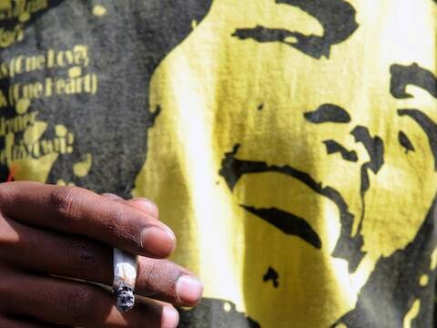 Νόμιμη η μαριχουάνα στην Τζαμάικα