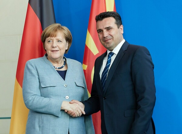 Η Μέρκελ αποκάλεσε τα Σκόπια «Μακεδονία» και δήλωσε ότι η λύση του ονοματολογικού είναι κοντά