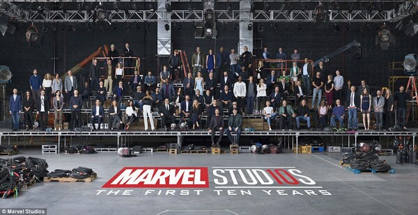Οι ήρωες της Marvel σε μία επική φωτογραφία για την επέτειο των 10 χρόνων
