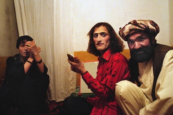 “Bacha bazi”: Η ιστορία των σεξουαλικών σκλάβων του Αφγανιστάν