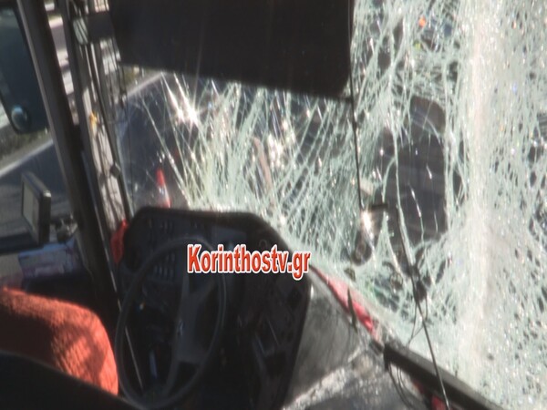 Σφοδρή σύγκρουση λεωφορείου του ΚΤΕΛ με φορτηγό στην εθνική οδό - Τρεις τραυματίες