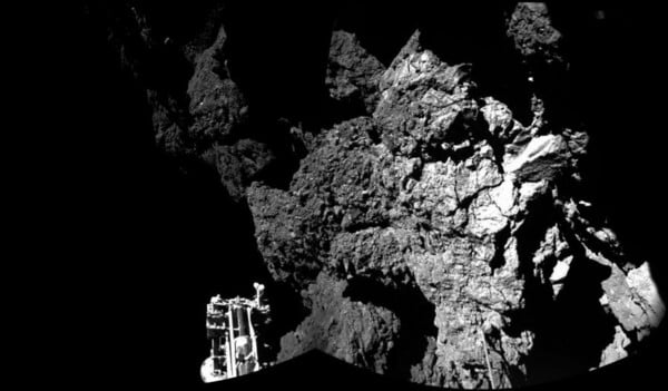 «Ξύπνησε» το ρομπότ Philae, 7 μήνες μετά την προσεδάφισή του στον κομήτη 67P
