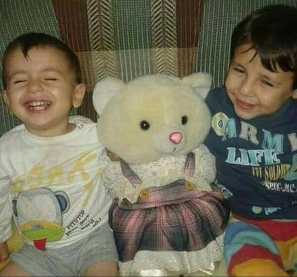 Ο τραγικός πατέρας πάλευε να κρατήσει στη βάρκα τα δύο παιδιά του που ξεβράστηκαν στην Τουρκία