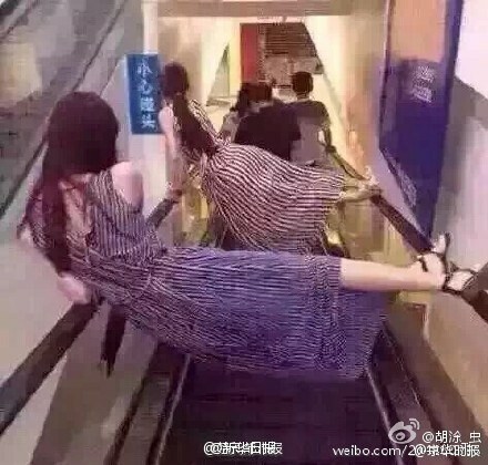 Έτσι ανεβαίνουν τις κυλιόμενες σκάλες οι Κινέζοι μετά το τραγικό ατύχημα με τη νεκρή μητέρα