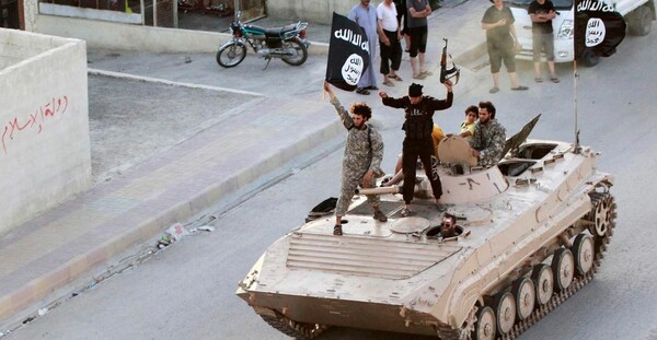 Το Ισλαμικό Κρατος οχυρώνει τη Ράκα, κόβει το ίντερνετ και στρατολογεί όλα τα αγόρια άνω των 14 ετών