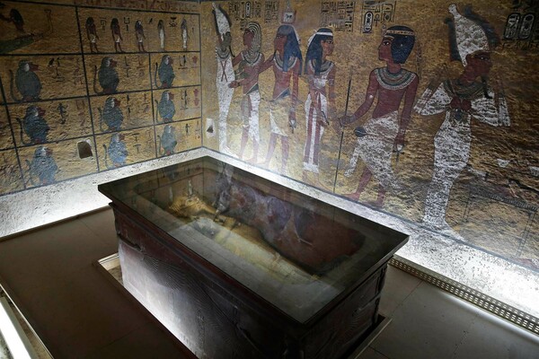 H Aίγυπτος ανακοίνωσε πως οι ερευνητές πιθανότατα βρήκαν μυστικό θάλαμο στον τάφο του Τουταγχαμών