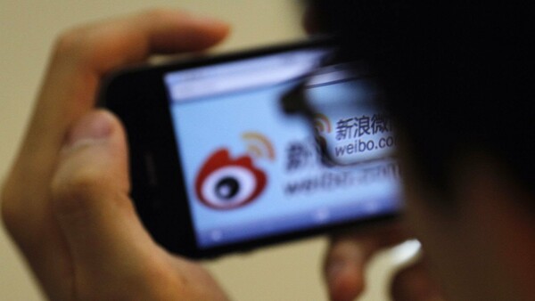 Οργή στην Κίνα για τη λογοκρισία στο Weibo - Απαγόρευσε όλες τις δημοσιεύσεις ομοφυλοφιλικού περιεχομένου
