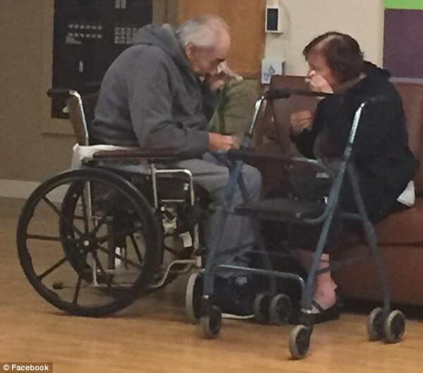 Το δακρυσμένο αντίο δύο ηλικιωμένων που μετά από 62 χρόνια γάμου χωρίζουν γιατί δεν υπάρχει χώρος στο γηροκομείο