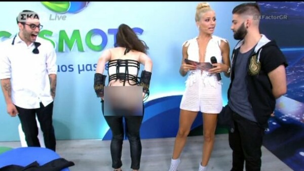 Η αμήχανη στιγμή του Χ Factor - H Νωαίνα κατεβάζει live το παντελόνι της και δείχνει τα οπίσθιά της