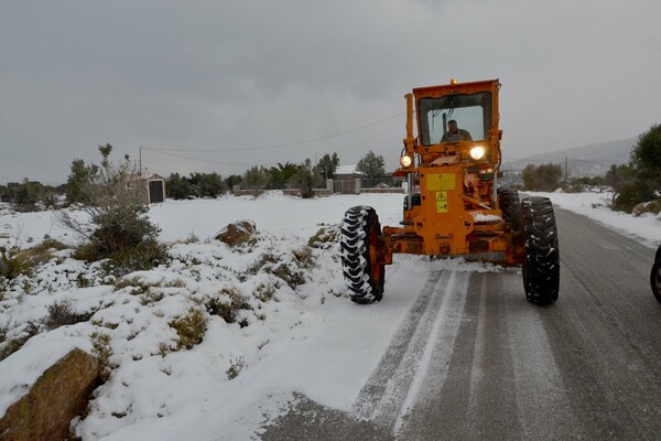 Κυκλοφοριακά προβλήματα στην Αθήνα λόγω του παγετού-Ποιοι δρόμοι είναι κλειστοί