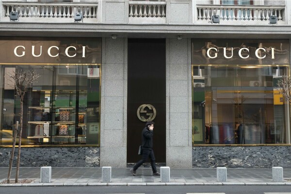 Ανακοίνωση του οίκου Gucci για τον Παρθενώνα - Διαψεύδει πως προσέφερε 56 εκατ. ευρώ για το σόου