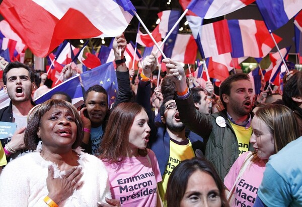 Politico: Έξι συμπεράσματα από τον πρώτο γύρο των γαλλικών εκλογών