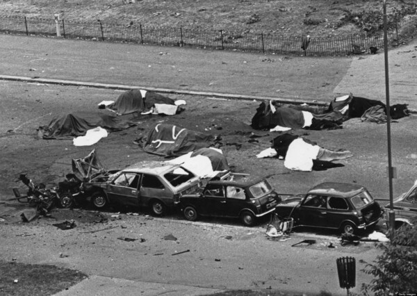 Ντοκουμέντο - Τα νεκρά βασιλικά άλογα μετά την επίθεση στο Λονδίνο το 1982