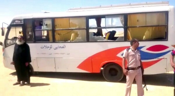 Το ΙΚ ανέλαβε την ευθύνη για την αιματηρή επίθεση σε λεωφορεία που μετέφεραν Αιγύπτιους Κόπτες χριστιανούς