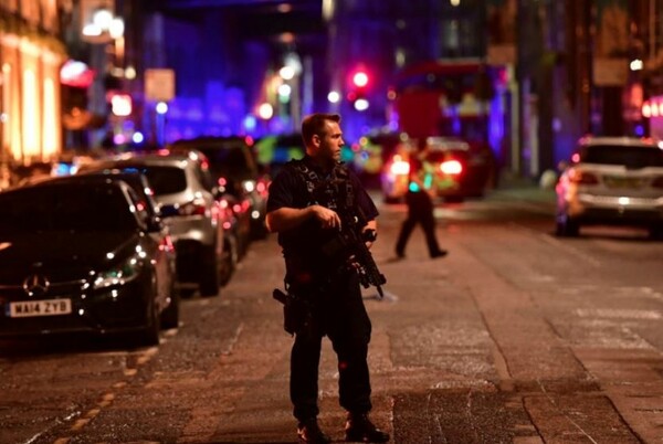 Νύχτα τρόμου στο Λονδίνο με νεκρούς και τραυματίες από επιθέσεις - (ΒΙΝΤΕΟ)