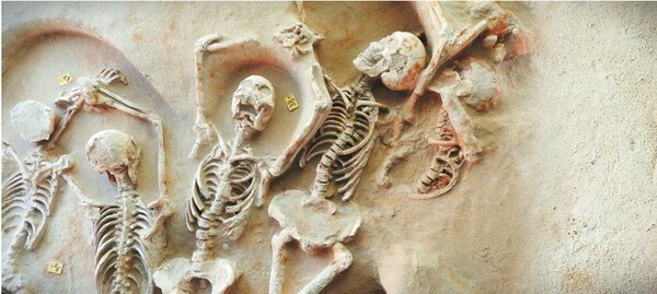 ΣΟΚ: Ανακαλύφθηκε ομαδικός τάφος στα υπόγεια του ραδιομεγάρου της ΕΡΤ