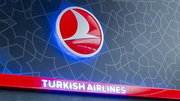 Επίθεση μελών του «Ρουβίκωνα» στα γραφεία της Turkish Airlines στον Άλιμο