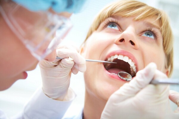 4 πράγματα που ο οδοντίατρος μας θα προτιμούσε να μην ξέρουμε
