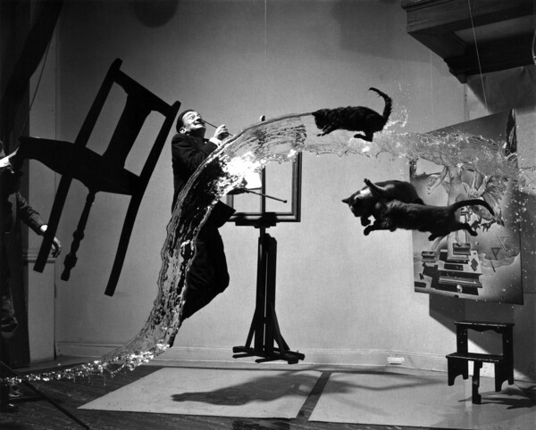 Πώς ο Salvador Dalí κι ο Halsman έβγαλαν την εμβληματική τους φωτογραφία "Dali Atomicus"