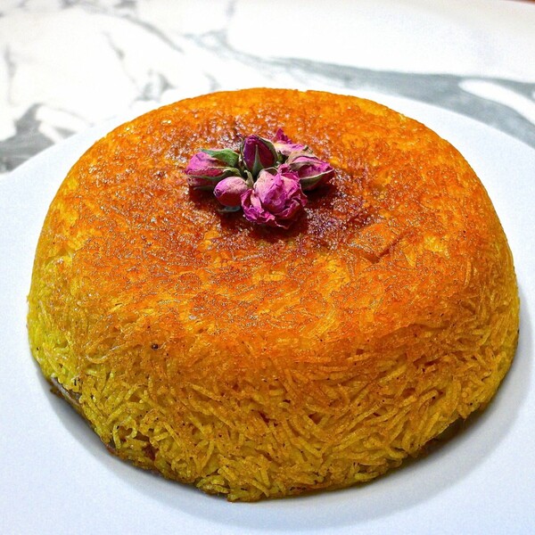 Χρυσαφένιο ιρανικό ρύζι: μια συνταγή-διαλογισμός