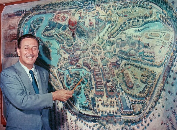 Ο πρώτος χάρτης της Disneyland πωλήθηκε για 708.000 δολάρια και αυτή είναι η ιστορία του