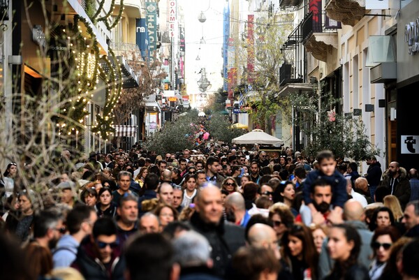 Οι έμποροι στο Άργος είναι φανερά εκνευρισμένοι με το shopping που έκαναν μαθητές στην Ερμού
