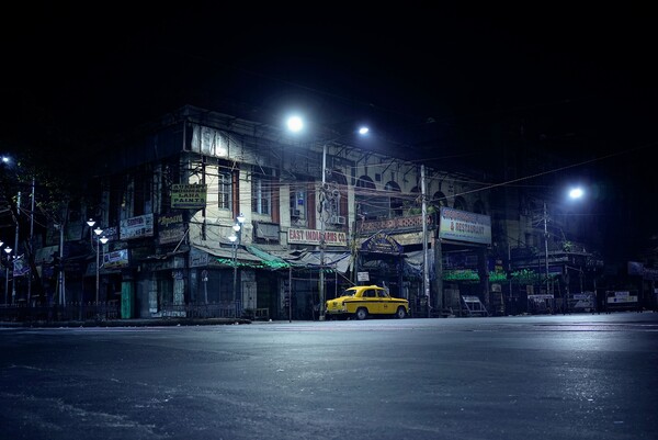 12 κινηματογραφικές φωτογραφίες σε πόλεις της Ινδίας μόλις πέσει το σκοτάδι