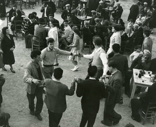 Η Ελλάδα της δεκαετίας του 60 μέσα από τις φωτογραφίες του Wolfgang Suschitzky