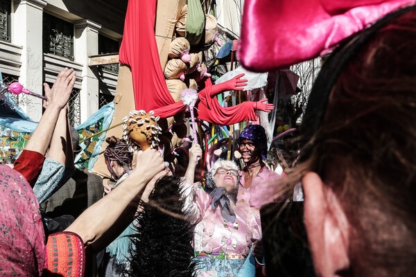 To αυθεντικό Καρναβάλι του Μεταξουργείου - Φωτογραφίες από το αποκριάτικο street party της Αθήνας
