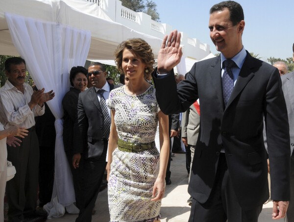 Τα δύο πρόσωπα της Ασμά Αλ Άσαντ, της κομψής συζύγου ενός αιμοσταγούς δικτάτορα