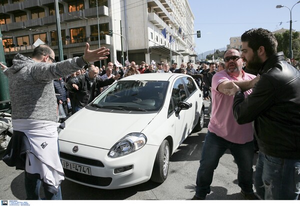 «Θα το κάνουμε Κούγκι», απειλεί ο Λυμπερόπουλος μετά τα επεισόδια στην συγκέντρωση των οδηγών ταξί