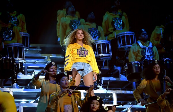 Πώς η Beyonce κατέκτησε το φετινό Coachella - Οι καλύτερες στιγμές ( BINTEO)