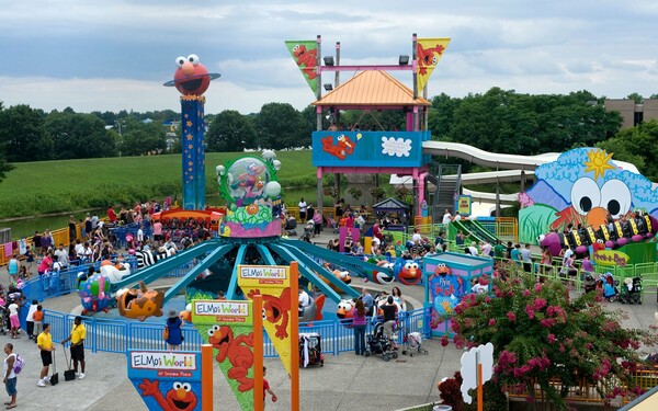 «Sesame Place»: Το πρώτο θεματικό πάρκο στον κόσμο για παιδιά με αυτισμό και ειδικές δεξιότητες