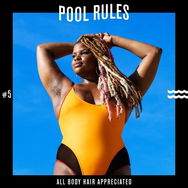 Η Chromat ξαναγράφει τους «κανόνες» της πισίνας για αληθινούς ανθρώπους