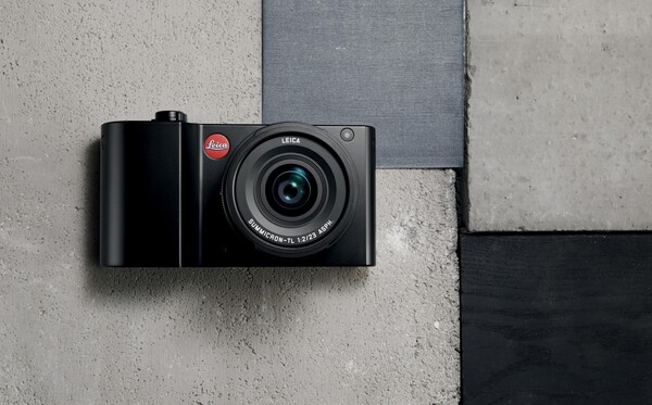 Ο μινιμαλιστικός σχεδιασμός της Leica TL2 κρύβει επιβλητικά χαρακτηριστικά