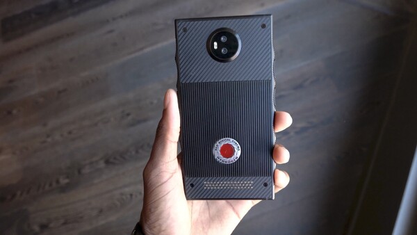 Hydrogen One: αποκαλύφθηκε το μυστικό του πρώτου ολογραφικού κινητού της RED