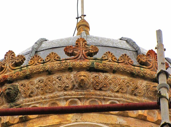 Ο ναός που σχεδίασε ο Τσίλερ στο Αίγιο καταρρέει και κανείς δεν ενδιαφέρεται