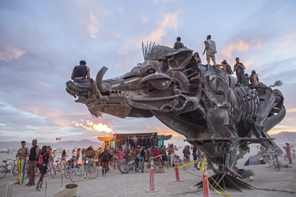 Ο Burning Man μετακομίζει από την έρημο της Νεβάδα στο Μουσείο Smithsonian