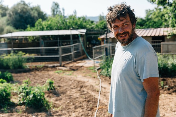 Δυo μέρες στο αγρόκτημα του Γιάννη Μακριδάκη στη Χίο