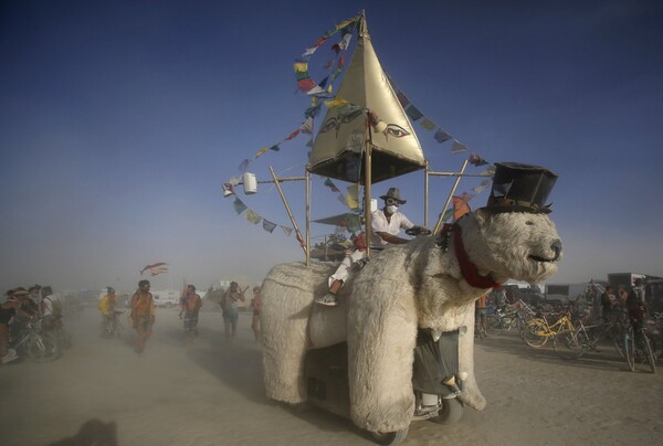 Ο Burning Man μετακομίζει από την έρημο της Νεβάδα στο Μουσείο Smithsonian