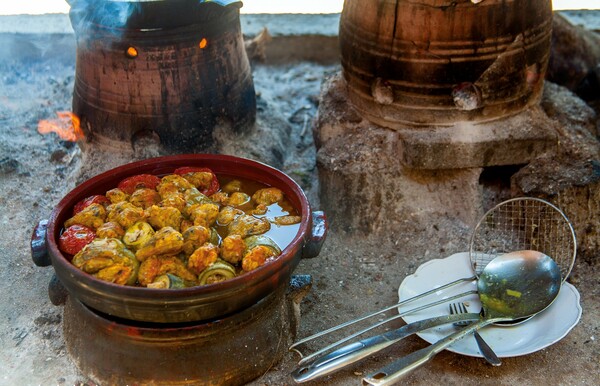 Η Ταβέρνα του Ντουνιά στα ορεινά του νομού Χανίων είναι ένα από τα καλύτερα μέρη για να φας στην Κρήτη