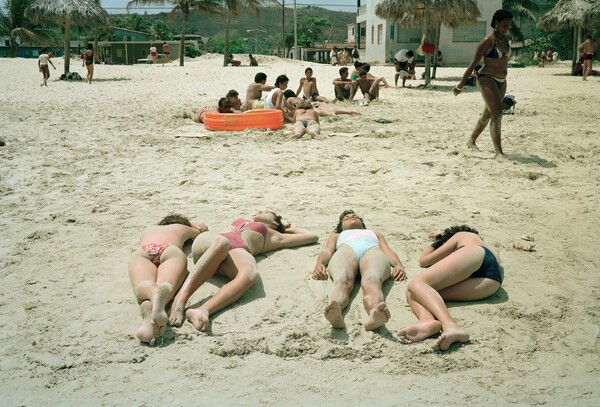 Η Κούβα της δεκαετίας του ´90 σε 30 φωτογραφίες φτώχιας και καλοπέρασης