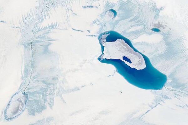 Η Γροιλανδία έχασε 197 δισεκατομμύρια τόνους πάγου σε έναν μήνα
