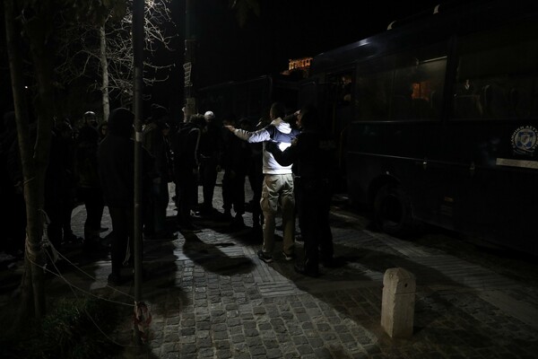 Επίθεση στον σταθμό μετρό «Ακρόπολη»: 43 συλλήψεις για τους βανδαλισμούς